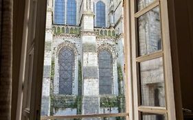 Studio parvis Cloitre Notre Dame
